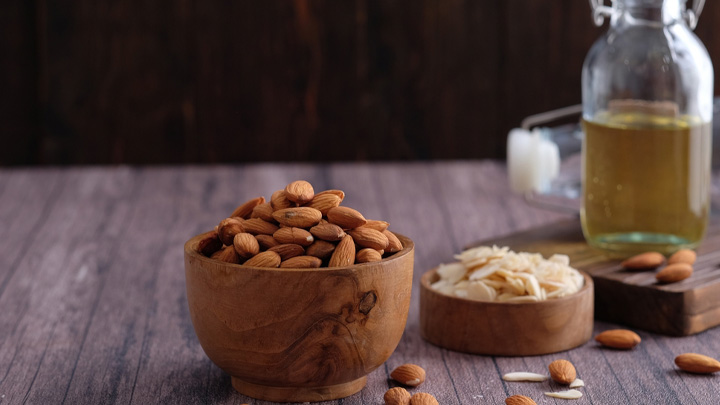 عصاره بادام جایگزین عالی برای وانیل