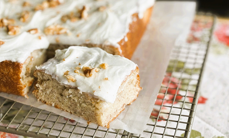 طرز تهیه کیک سیب موز با بافتی لطیف