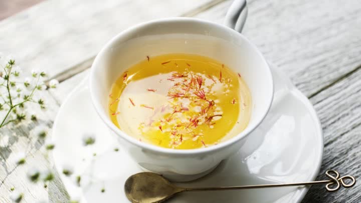 دم‌نوش زعفران آرام کننده‌ی ذهن قبل خواب