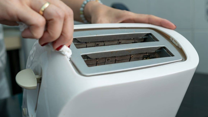 نکات مهم درباره تمیز کردن آون توستر نکات مهم درباره تمیز کردن آون توستر