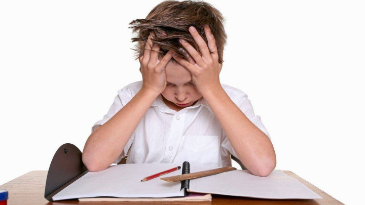 کاهش عزت ‌نفس در کودکان و عوامل آن