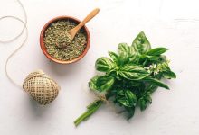 چطور از ریحان خشک در آشپزی استفاده کنیم؟ راهنمای کامل کاربردها