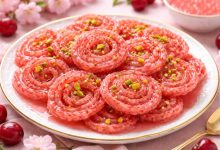 طرز تهیه زولبیا آلبالویی؛ متفاوت و خوشرنگ برای رمضان