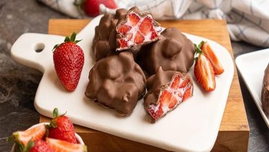 طرز تهیه اسنک ماست و توت فرنگی برای عصرانه