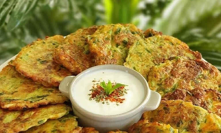 طرز تهیه کوکو کدو سبز و پنیر+ نکات کلیدی