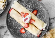 طرز تهیه کرپ توت فرنگی خامه برای صبحانه