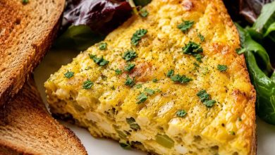 طرز تهیه کوکوی مرغ و تره فرنگی؛ مناسب شام سبک