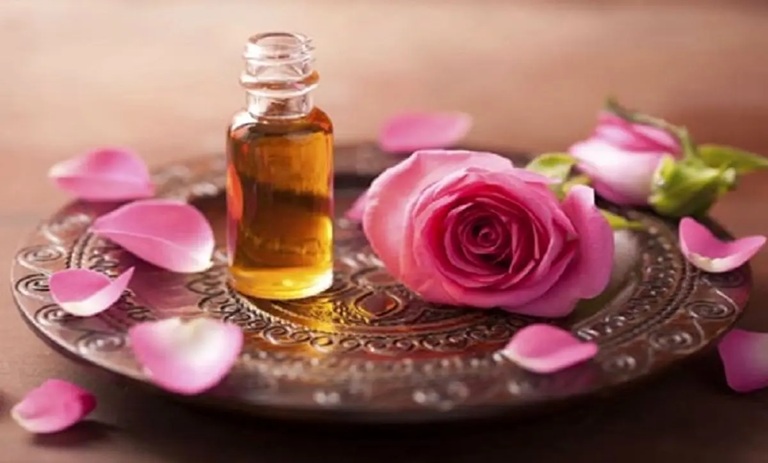 طرز تهیه روغن گل محمدی+ کاردبرهای آن