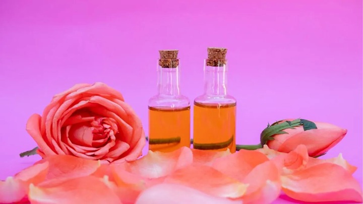 کاربردهای روغن گل محمدی