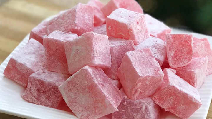 نکات و فوت‌وفن های طرز تهیه لوکوم توت فرنگی خانگی