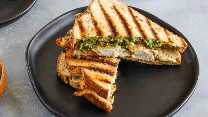طرز تهیه اسنک مرغ و قارچ در ساندویچساز
