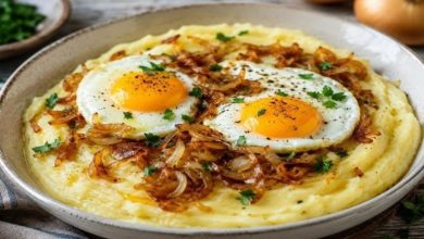 پوره سیب زمینی با پیاز داغ و تخم مرغ؛ خوشمزه و مقوی