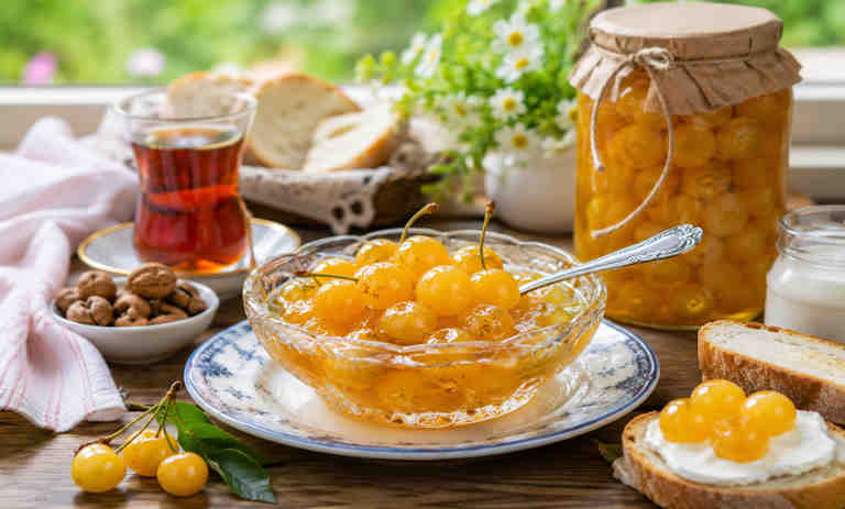 طرز تهیه مربای گیلاس زرد+ نکات شکرک نزدن آن