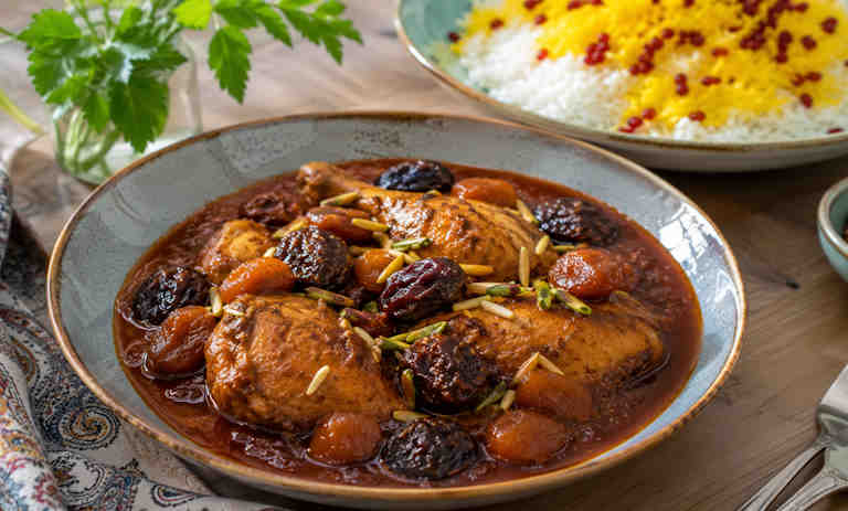 طرز تهیه مرغ با سس آلو + نکات طلایی برای سس خوشمزه