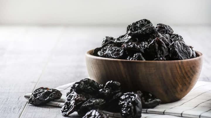 طرز نگهداری آلو خورشتی (آلو بخارا) در یخچال طرز نگهداری آلو خورشتی (آلو بخارا) در یخچال