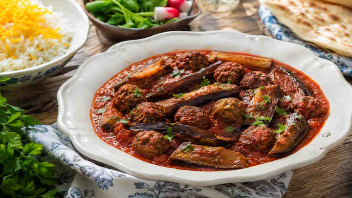 نکات و فوت‌وفن های طرز تهیه مشته بادمجان شیرازی