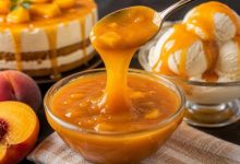 طرز تهیه سس کارامل هلو کش‌دار؛ مناسب کیک و بستنی