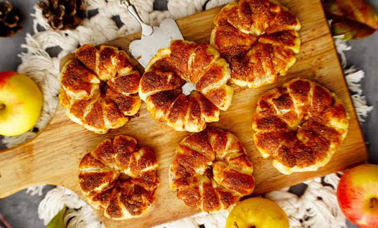 طرز تهیه پای سیب فوری با خمیر هزارلا