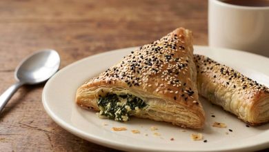 طرز تهیه بورک اسفناج با خمیر یوفکا؛ ساده و خوشمزه