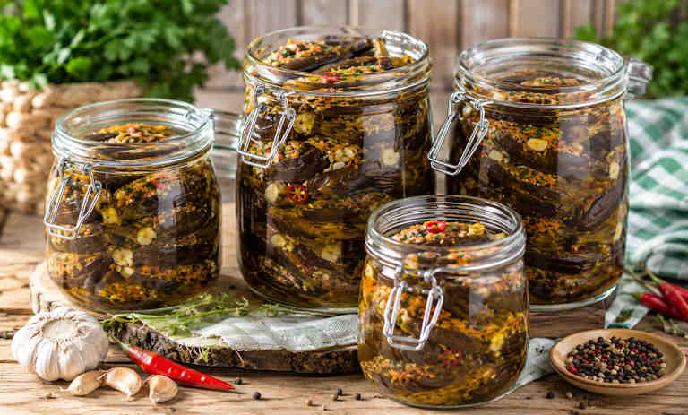 طرز تهیه ترشی بادمجان شکم پر؛ خوشمزه و مجلسی