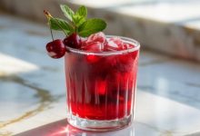 طرز تهیه آیس تی آلبالو؛ نوشیدنی خنک و تابستانی خانگی