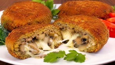 طرز تهیه کتلت شکم پر با قارچ و پنیر پیتزا