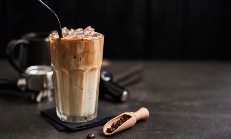 طرز تهیه آیس موکا خانگی با طعم کافهای