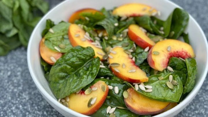 نکات و فوت‌و‎‌‌فن‌ های طرز تهیه سالاد هلو و اسفناج