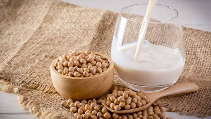 طرز تهیه شیر سویا خانگی