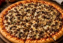 طرز تهیه پیتزا گوشت و قارچ خانگی؛ به روش رستورانی