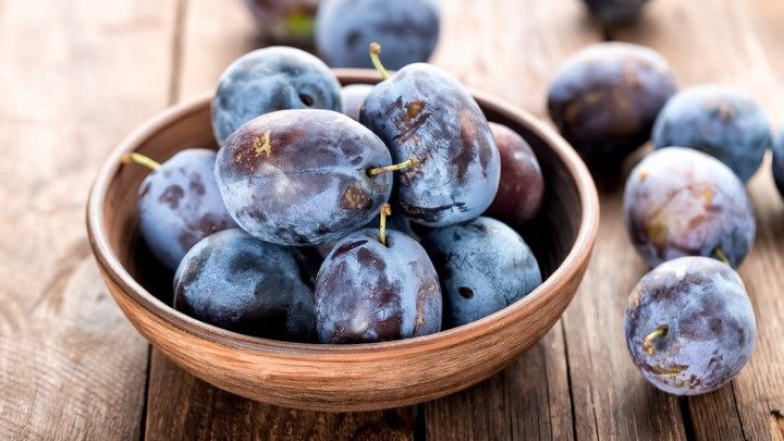 خواص شگفتانگیز آلو برای چشم خواص شگفتانگیز آلو برای چشم