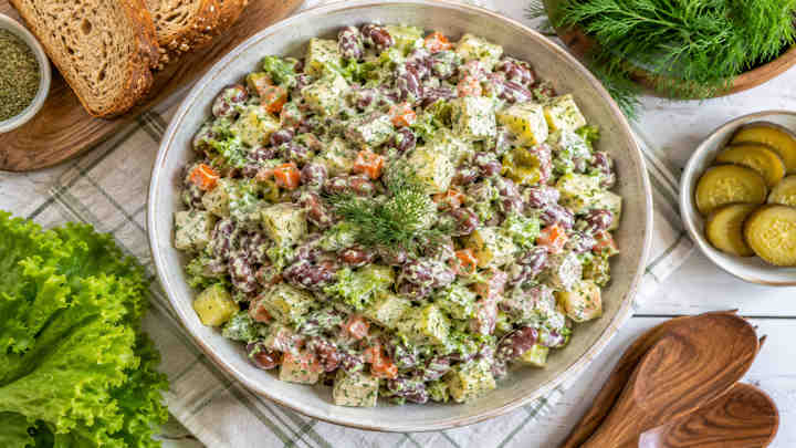 نکات و فوت‌وفن های طرز تهیه سالاد لوبیا چیتی