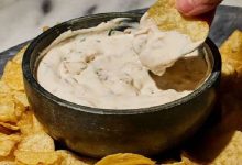 طرز تهیه دیپ پیاز کاراملی؛ چاشنی فرانسوی به سبک رستوران‌ها