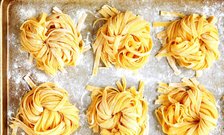 طرز تهیه خمیر پاستا خانگی؛ فوت‌وفن خمیر نرم و حرفه‌ای