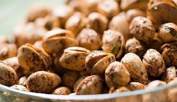 ترفندهای مهم برای ترد و خوشمزه شدن پسته بو داده