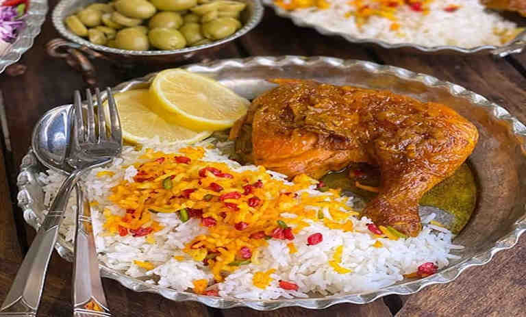 طرز تهیه مرغ مشهدی به سبک سنتی؛ زعفرانی و جاافتاده