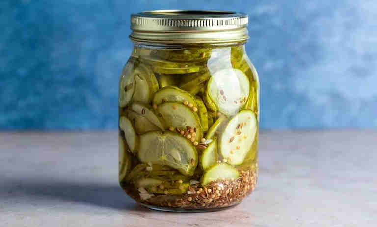 طرز تهیه خیارشور حلقه ای خانگی؛ فوت‌وفن ترد و خوش‌طعم شدن