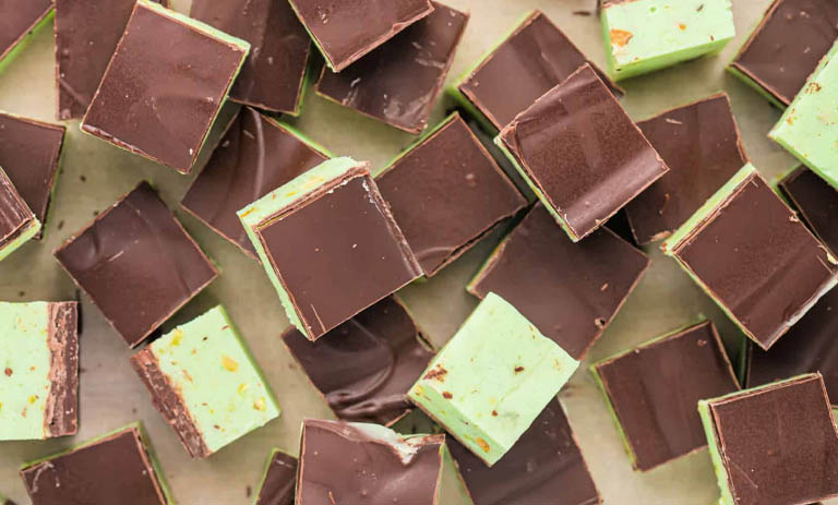 طرز تهیه فاج پسته؛ شیرینی فرانسوی فوری برای پذیرایی