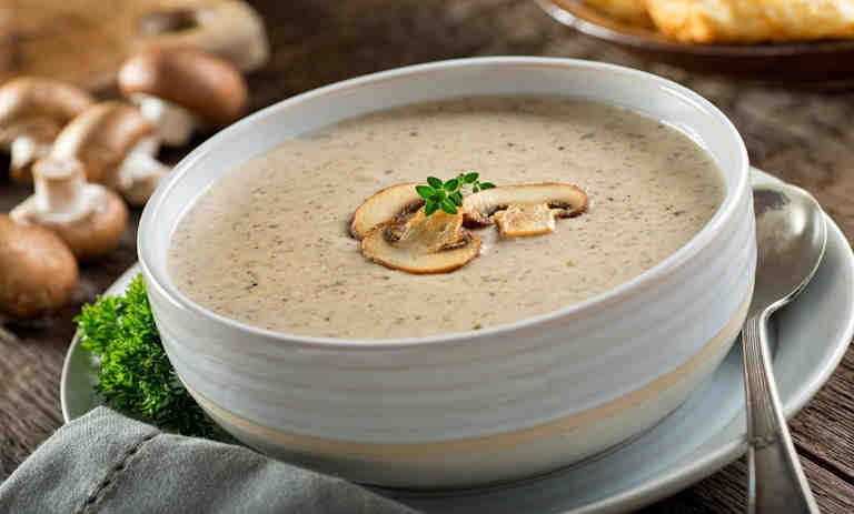 طرز تهیه سوپ پیازچه؛ پیش‌غذای خوش‌عطر با طعم متفاوت