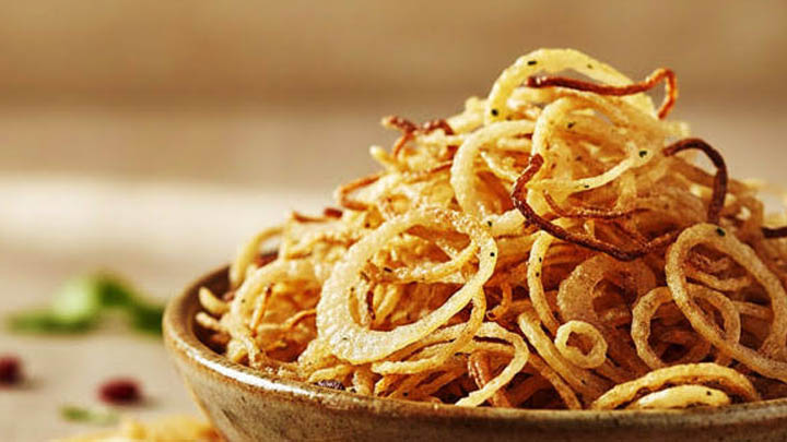 طرز تهیه پیاز داغ در فر (کم‌روغن و رژیمی)