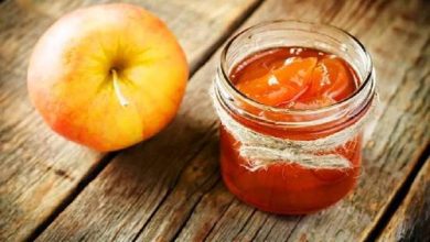 طرز تهیه مربا سیب خانگی؛ خوش‌رنگ و خوش‌عطر+ نکات شکرک نزدن