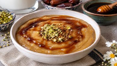 طرز تهیه کاچی شیر؛ دسر سنتی و ساده با شیره خرما