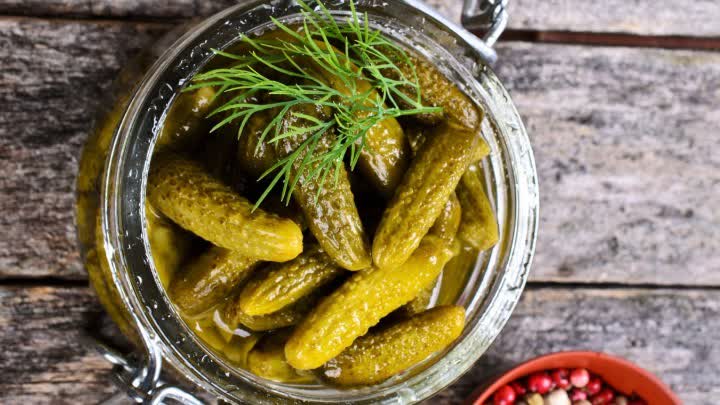 بهترین ترکیب سبزی برای درست کردن خیارشور خانگی بهترین ترکیب سبزی برای درست کردن خیارشور خانگی