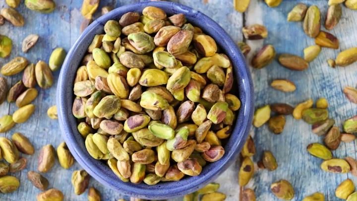 عوارض و مضرات پسته